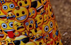 Lee más sobre el artículo ¿Cuáles son los 7 emojis más usados en todo el mundo?